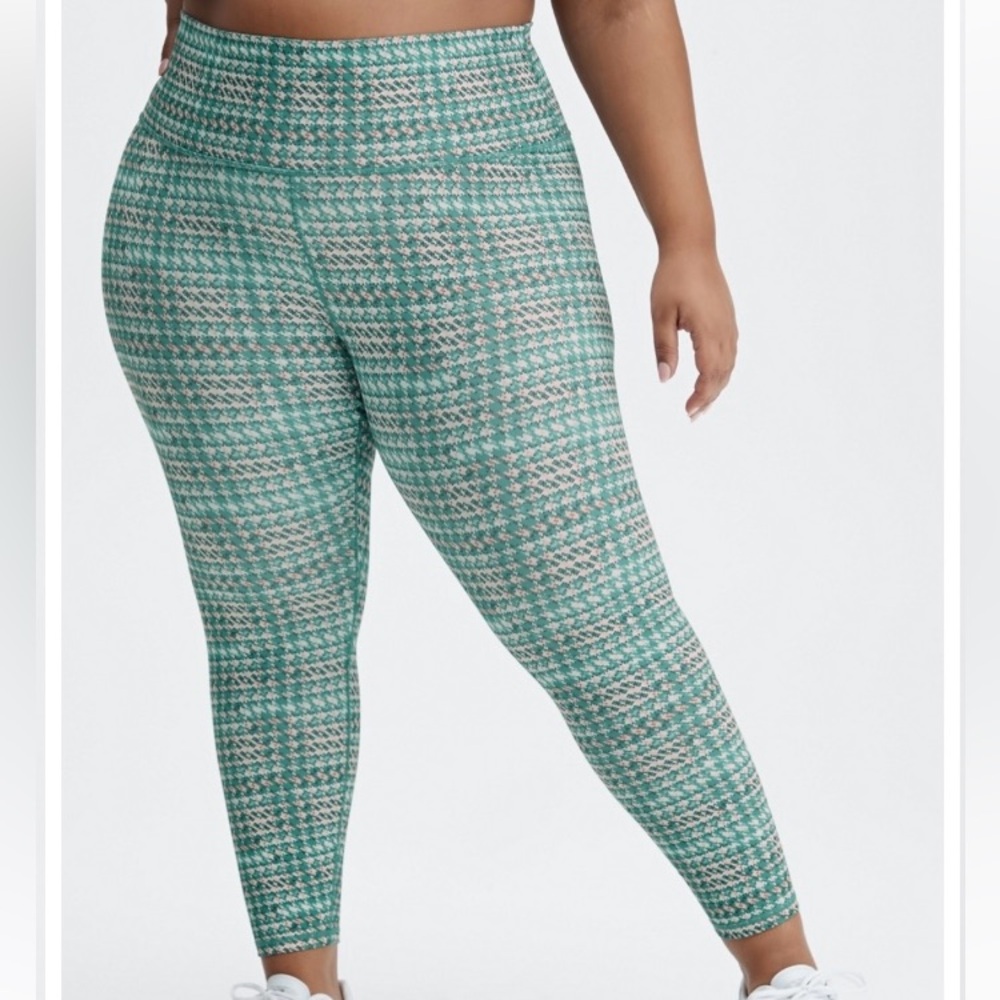 NWT 1X High Waisted FABLETICS Printed PowerHold Leggings